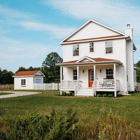 Tc Farmhouse - A Quiet Country Home Traverse City Exterior photo