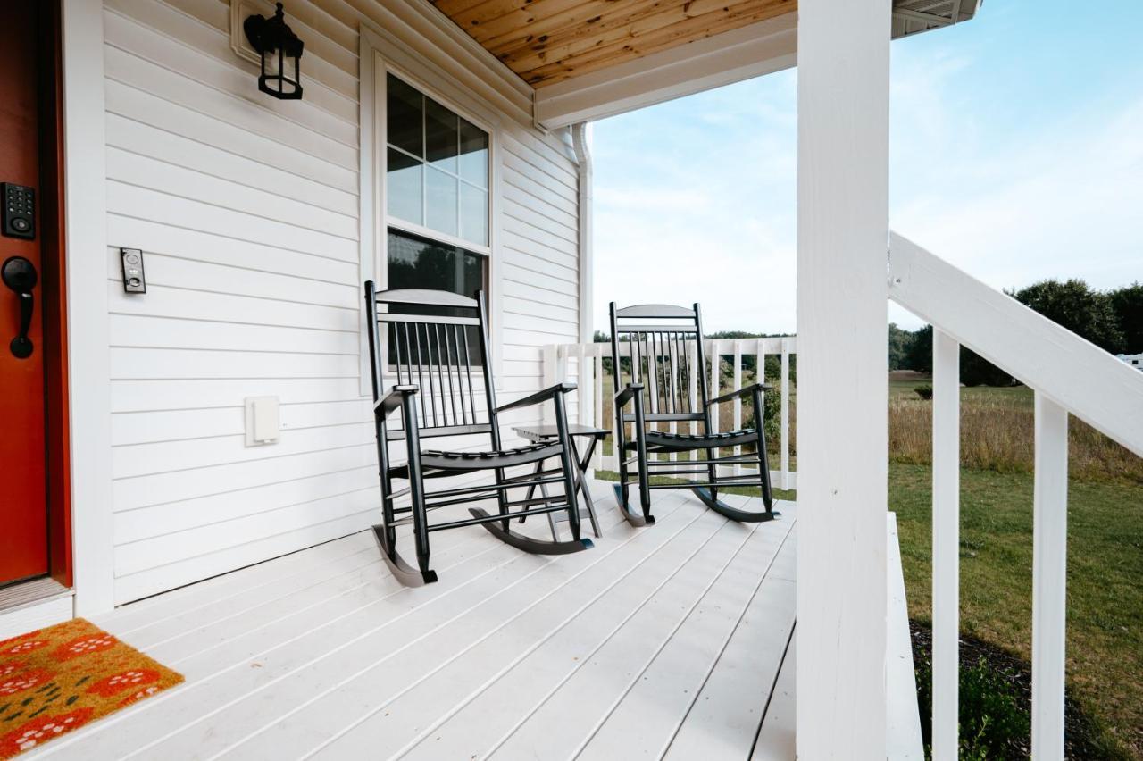 Tc Farmhouse - A Quiet Country Home Traverse City Exterior photo